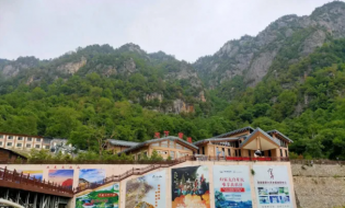 游太白山,山色蒼翠,空林幽遠…